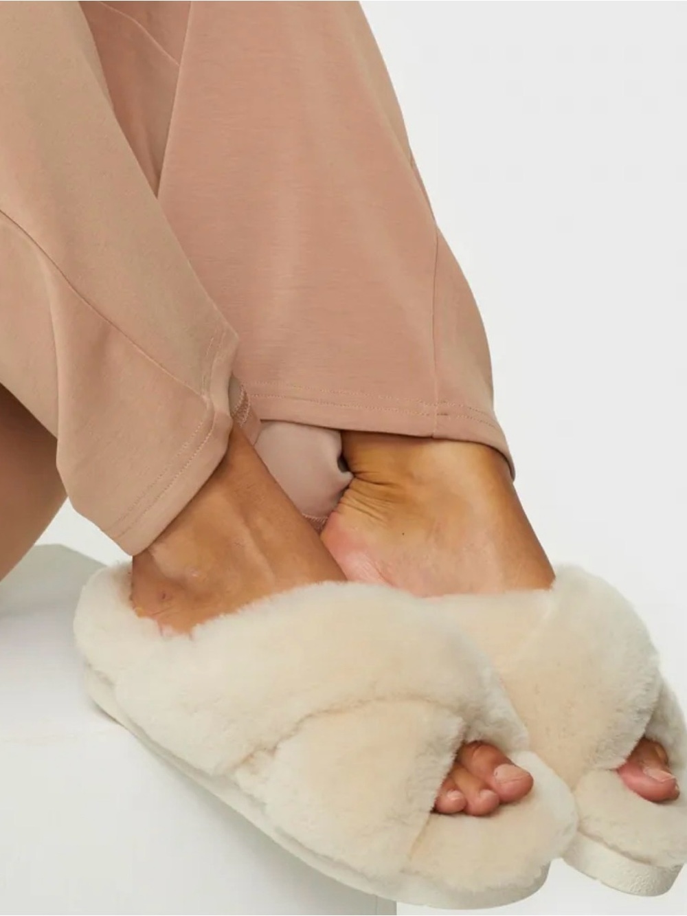 Inuikii ivory slipper classic slippers size 38